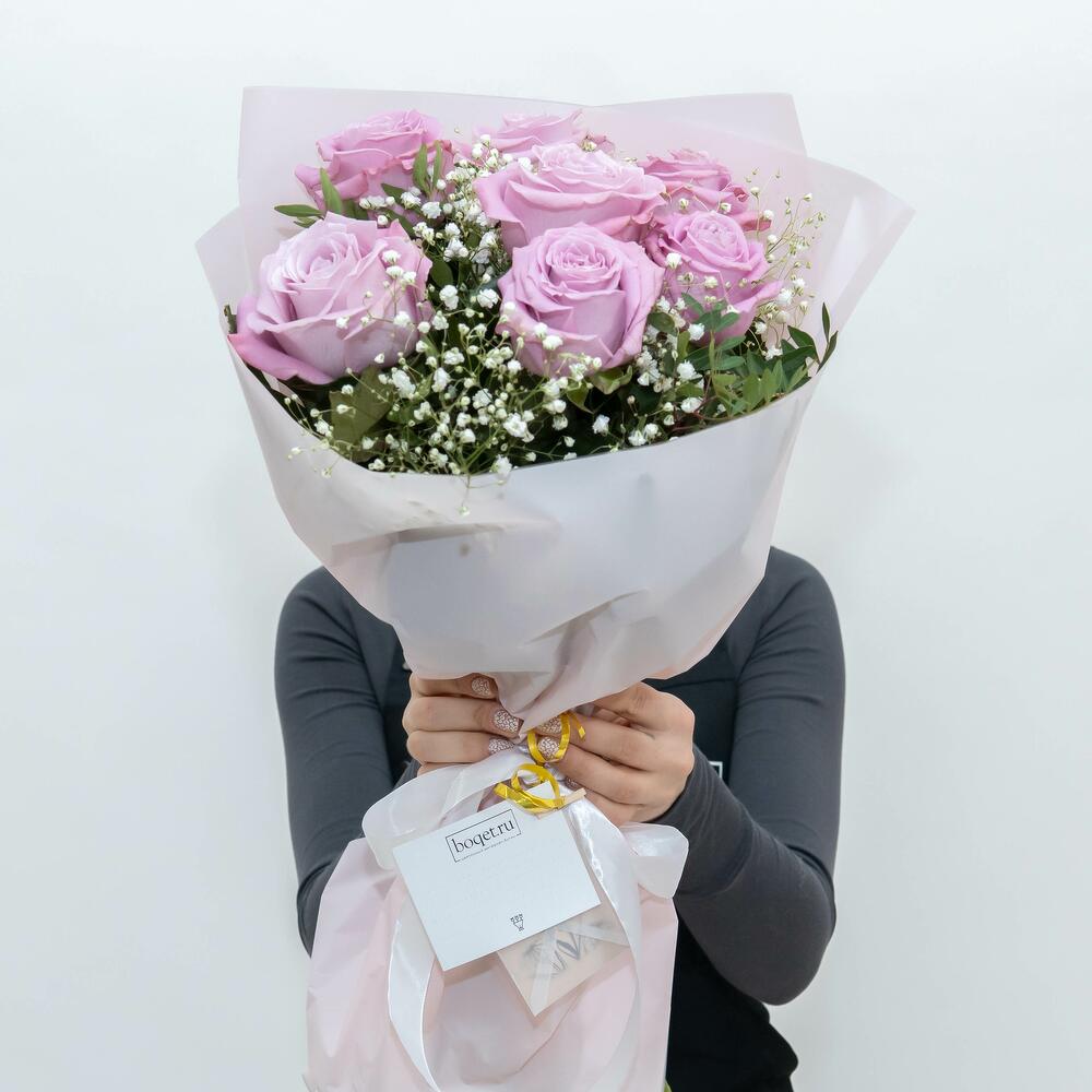 Роза розовая Маритим и белая гипсофила Роза розовая Маритим и белая гипсофила